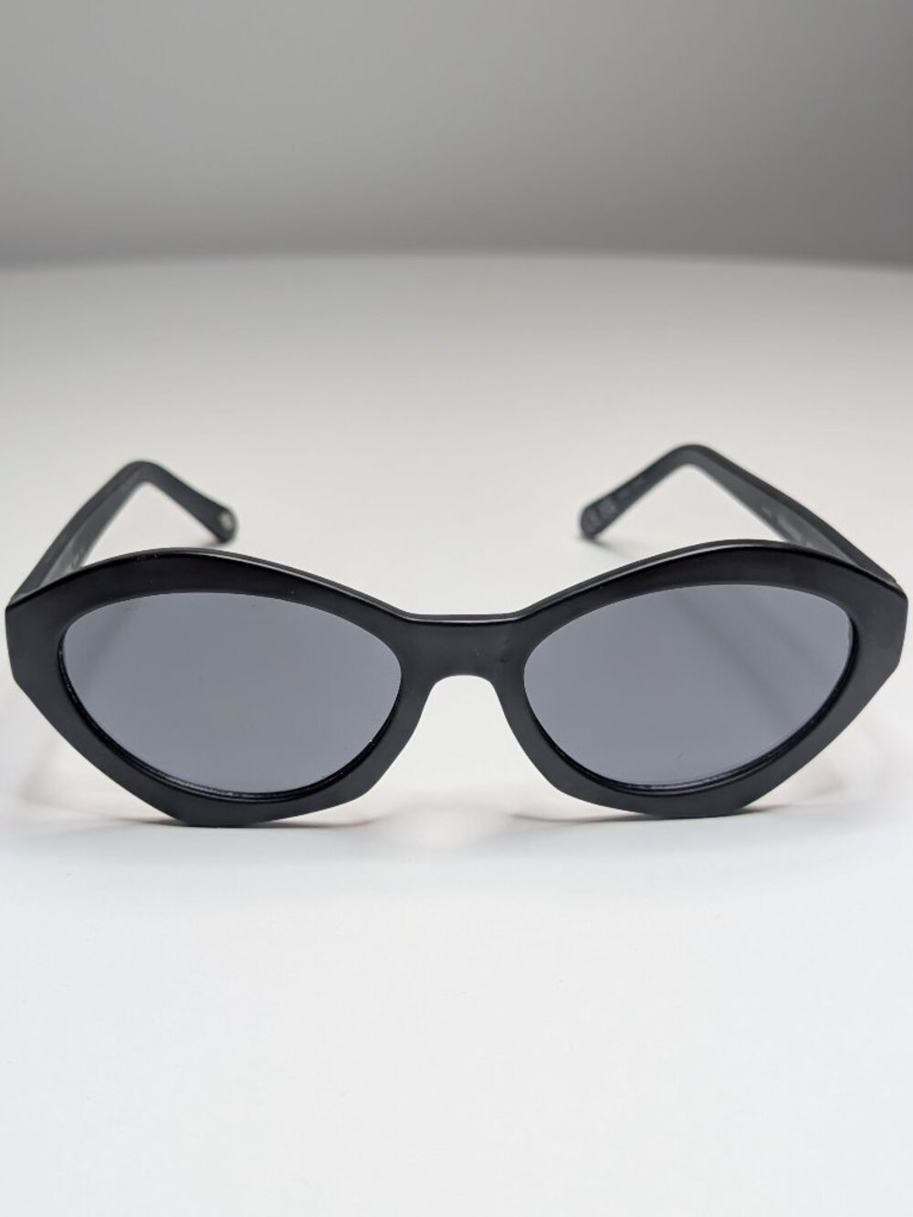 Fossil FW202 Black Cat-Eye Sunglasses 57-19-146 Retro Oval Shades